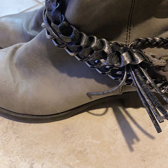 Boots - Picture 3 of 4